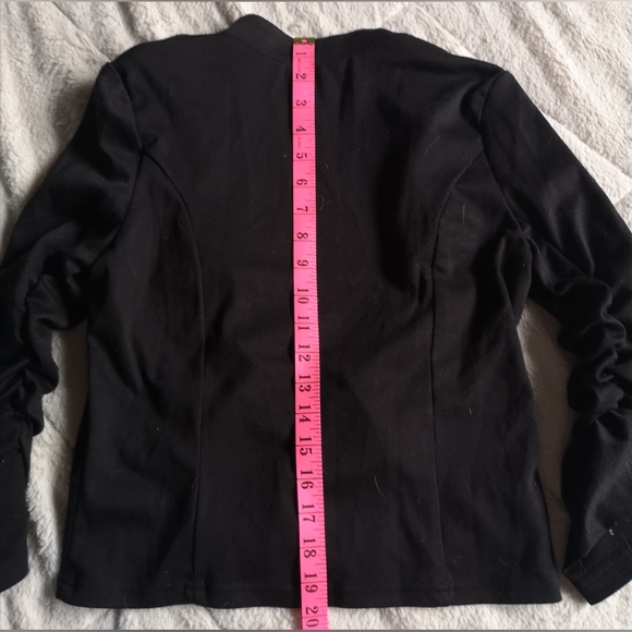 Black blazer. - Picture 8 of 8